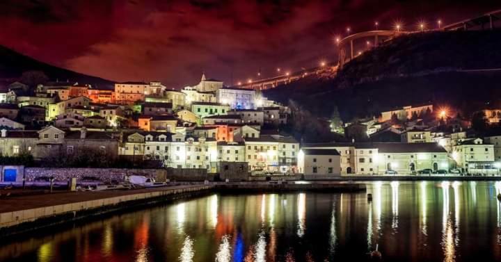 Apartmani Petar I Luka Бакар Экстерьер фото